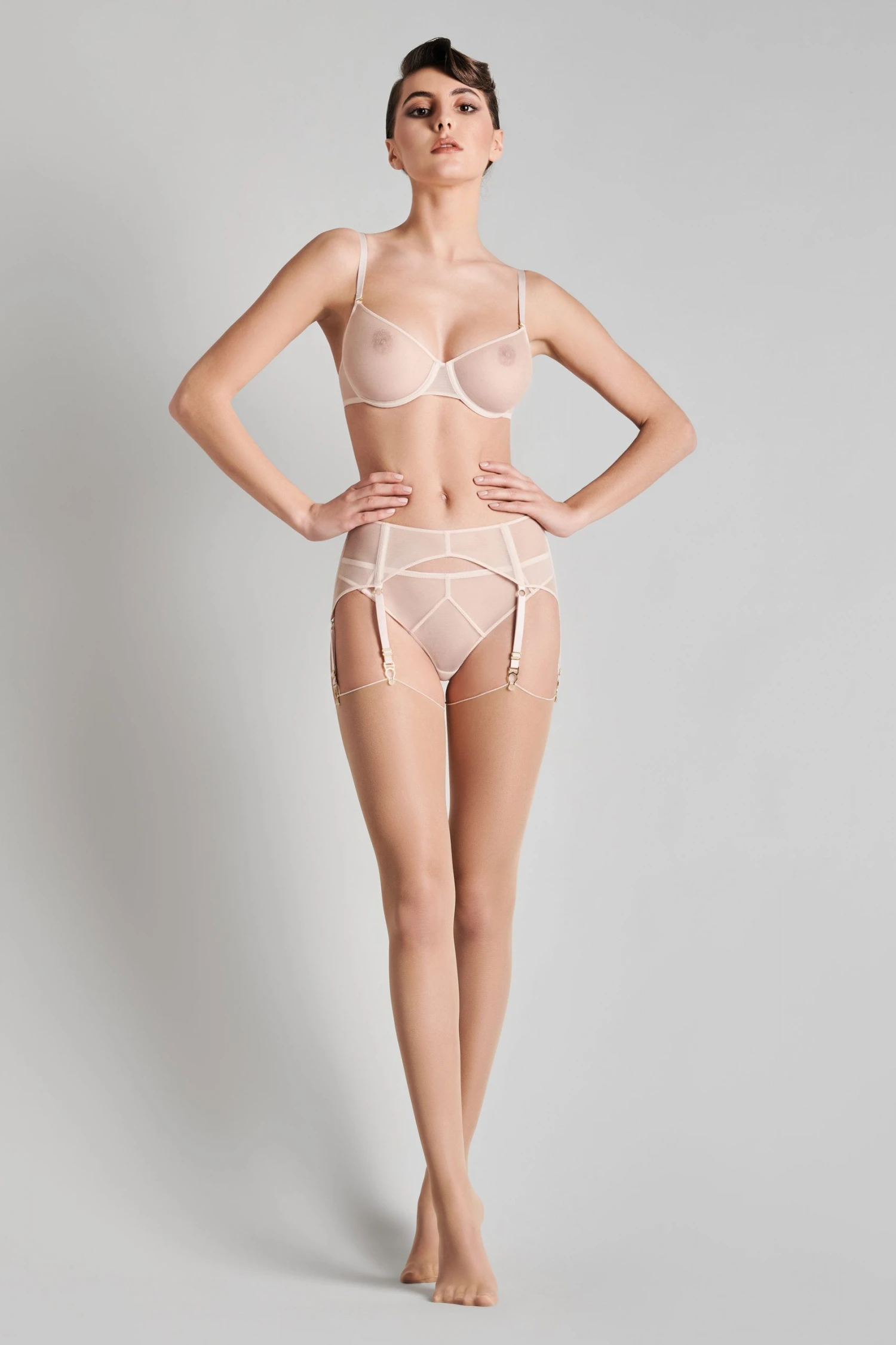 Maison Close 20 Denier Cut And Curled Back Seamed Stockings - Nude/Pink Maison Close 20 Denier Cut And Curled Back Seamed Stockings - Nude/Pink